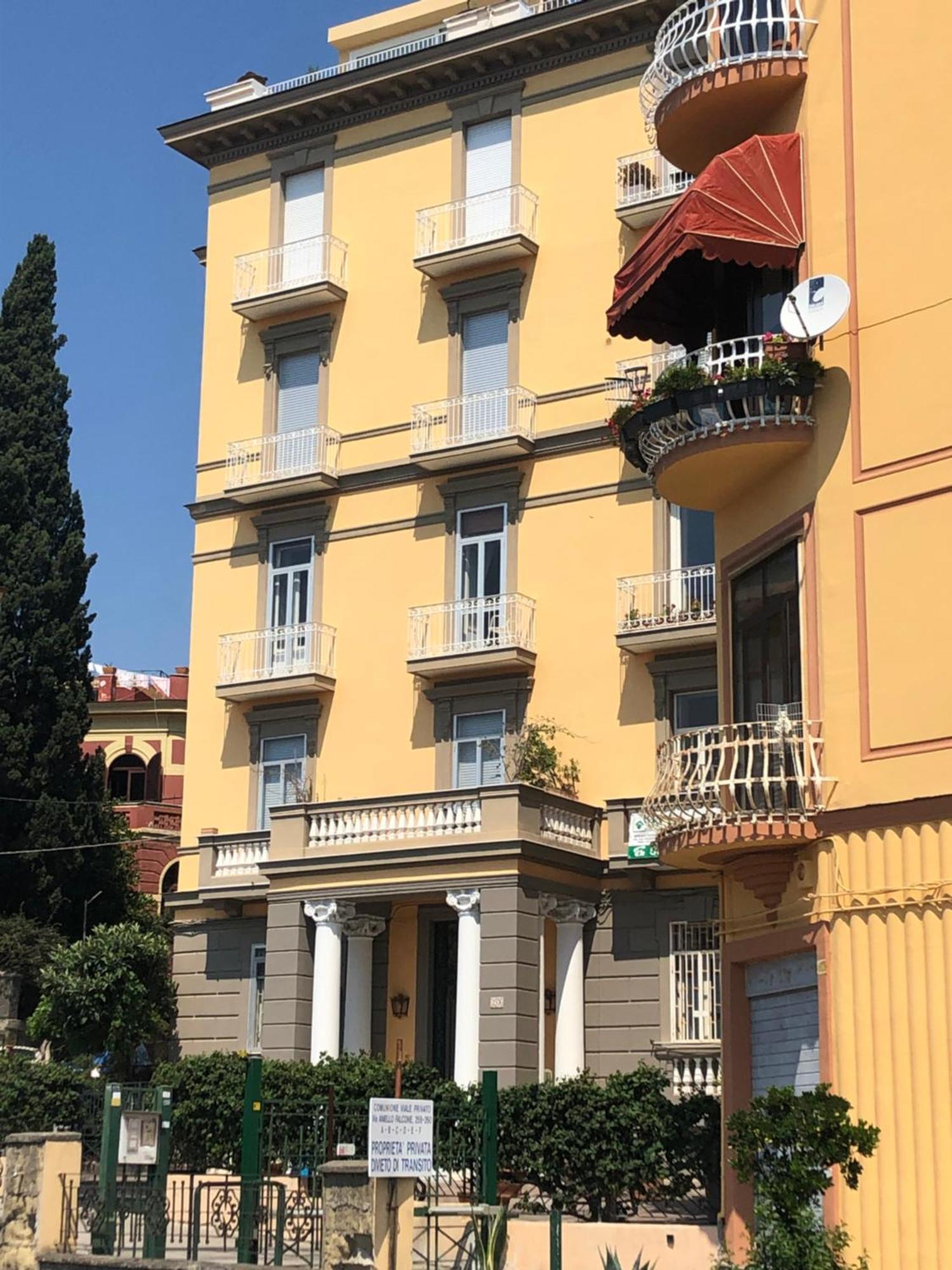 Vomero Guest House ナポリ エクステリア 写真